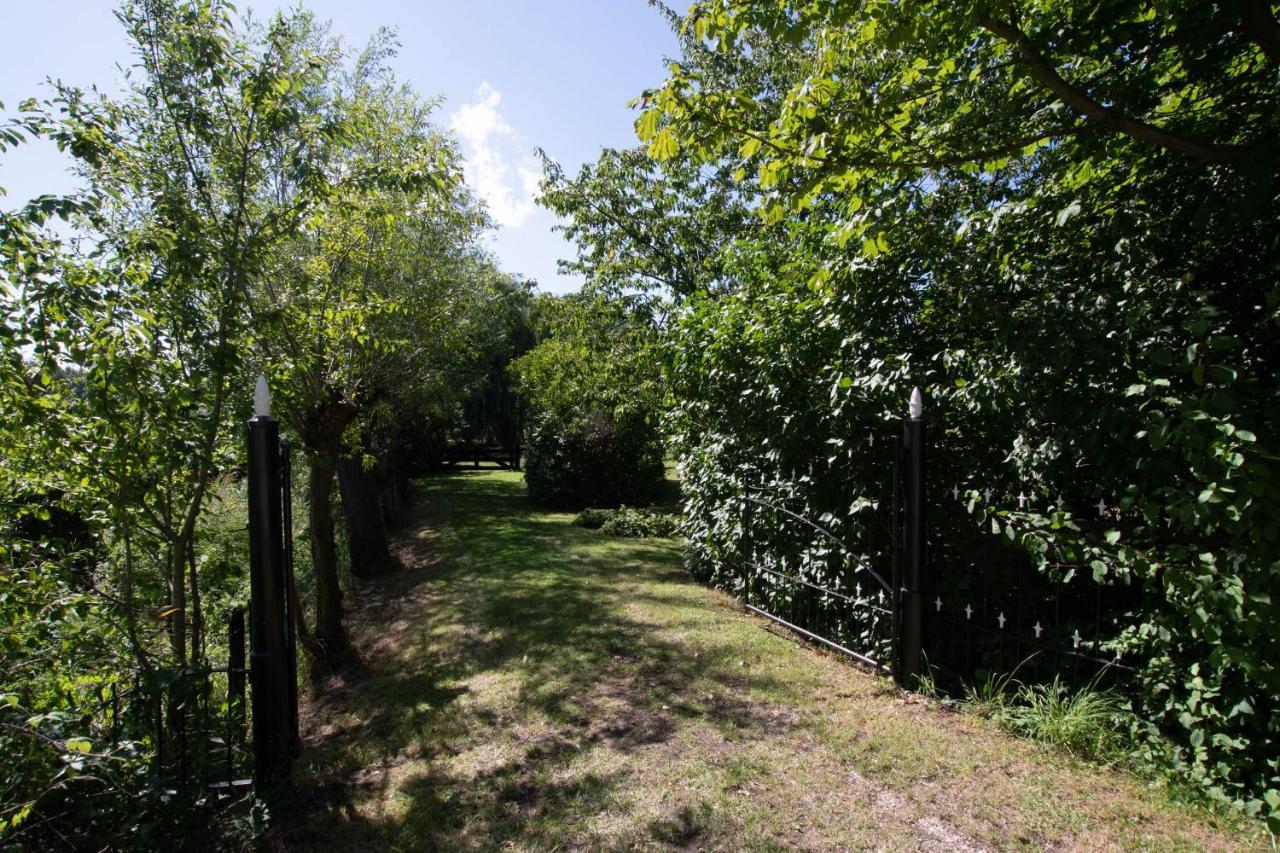 Vila Landelijk Gelegen Familieboerderij Oudelande Exteriér fotografie