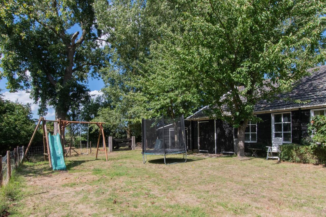 Vila Landelijk Gelegen Familieboerderij Oudelande Exteriér fotografie