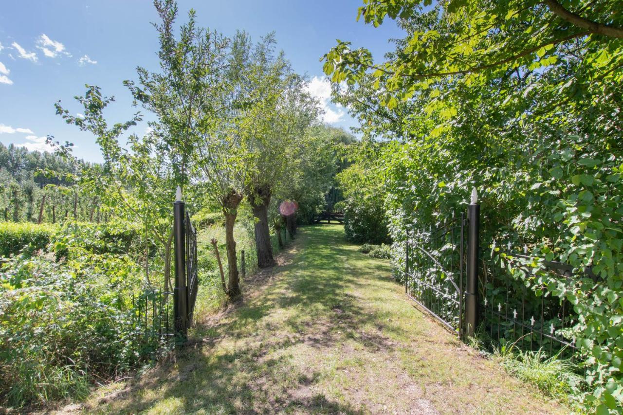 Vila Landelijk Gelegen Familieboerderij Oudelande Exteriér fotografie